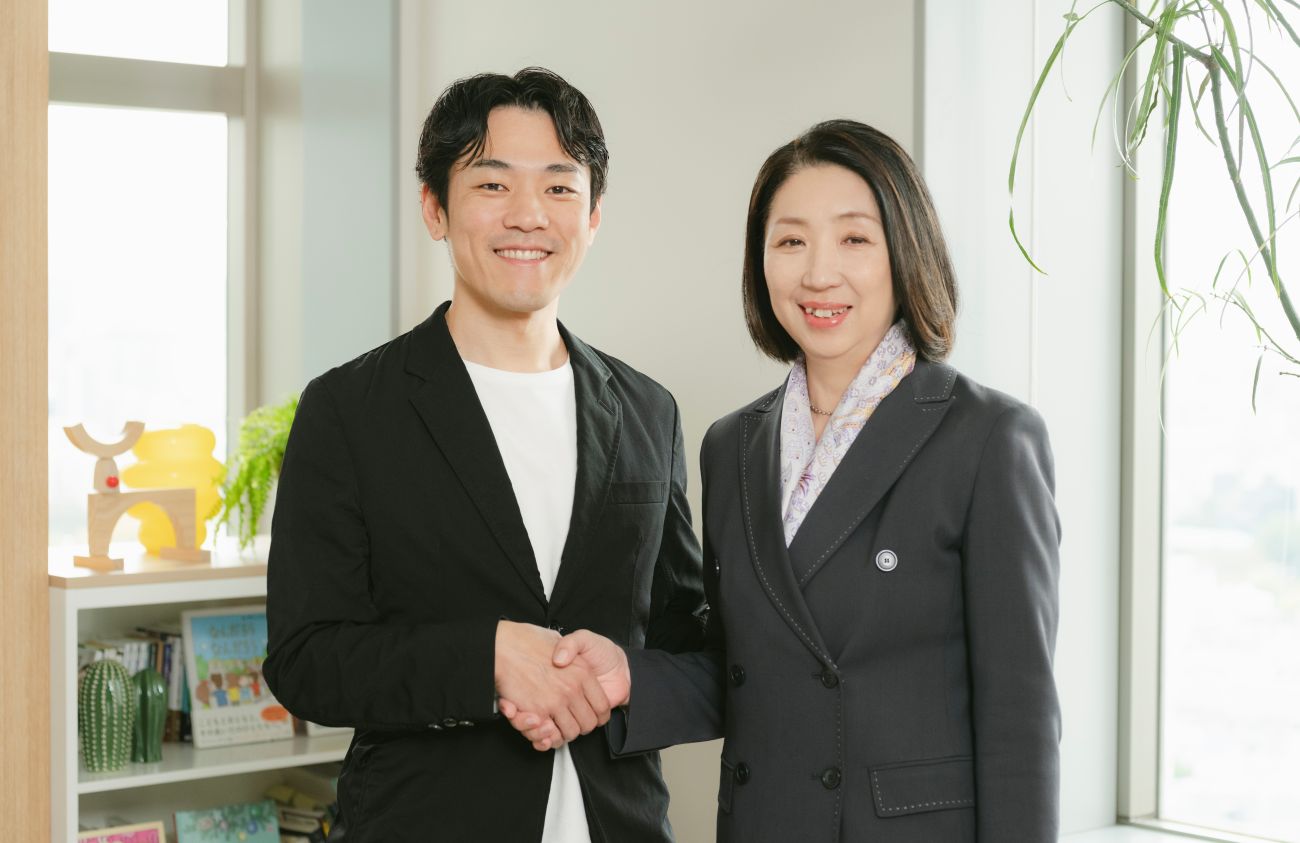 株式会社Inspire High 代表取締役 杉浦太一氏（左）、株式会社TBSホールディングス 特任執行役員 熊埜御堂朋子氏（右）