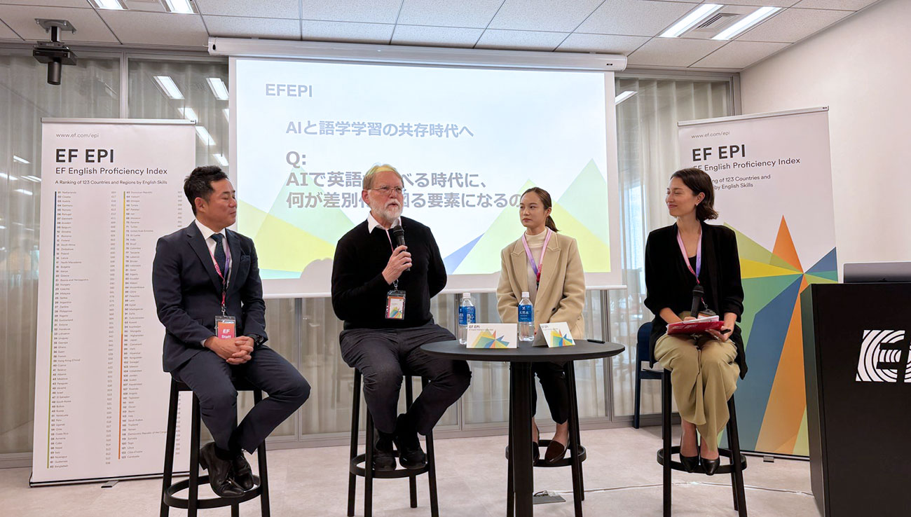 写真左より、イー・エフ・コーポレート・エデュケーション 代表 井上徳彦氏、東京大学名誉教授 トム・ガリー氏、清原生都樹氏、EF Japan 代表取締役社長 伊東グローニング七菜氏